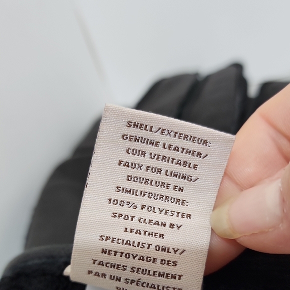 UGG Men's Black Leather Gloves - Picture 5 of 8